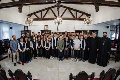 Activitati educationale si artistice la Liceul Teologic Ortodox din Suceava in cadrul campaniei de prevenire a traficului de persoane