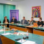 Doua Romanii succes in afaceri disparitate in educatie
