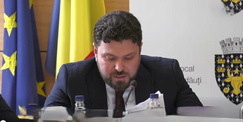 Primaria Radau ti nu trebuie sa faca modificari in personal Primarul Loghin Organizagrama este mult subdimensionata Prefectura a spus ca avem voie sa avem 204 posturi iar noi avem 140