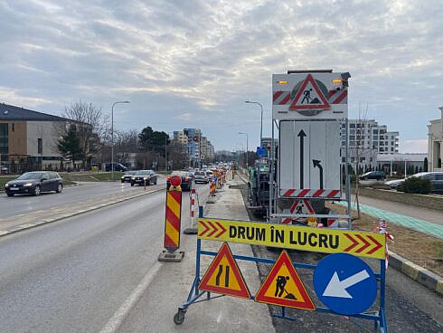 Primaria Suceava exercita presiuni asupra constructorului pentru a accelera finalizarea lucrarilor de inlocuire a magistralei de apa pe bulevardul principal foto
