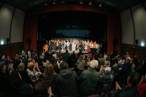 Productia Oamenii teatrului de Matei Visniec Suceava a dovedit ca si spectatorii sunt Oamenii teatrului foto