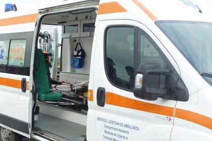 Un conducator auto baut a lovit cu masina doua fete de 16 si 19 ani la Tisaui