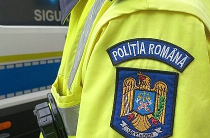 Un tanar de 20 de ani fara permis oprit de politisti in trafic a incercat sa evadeze folosind o metoda demna de filmele cu Stan si Bran