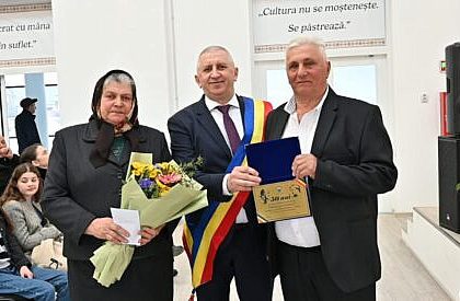 cuplurile de aur din vicovu de sus au fost premiate de primarul vasile iliut aceste cupluri reprezinta un exemplu de devotament respect si familie pentru intreaga noastra comunitate