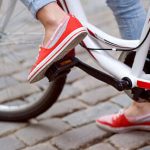 dosar penal pentru vatamare corporala din culpa in cazul unei fete de 17 ani care a cadut cu bicicleta si s a julit la mana