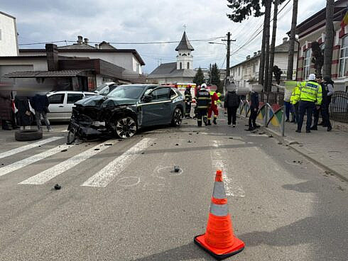 incadrarea juridica a fost modificata din vatamare din culpa in tentativa de omor calificat pentru barbatul care a lovit cu bmw ul un pompier pieton pe un trotuar din falticeni acesta aflandu se acum intre viata si moarte