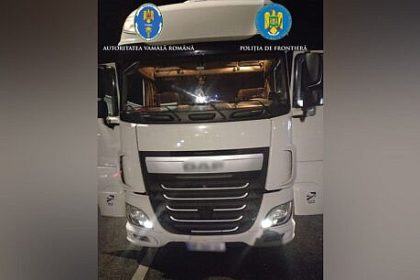 21 de cetateni straini descoperiti dintr un ansamblu rutier in urma unui control vamal si de frontiera comun la Calafat