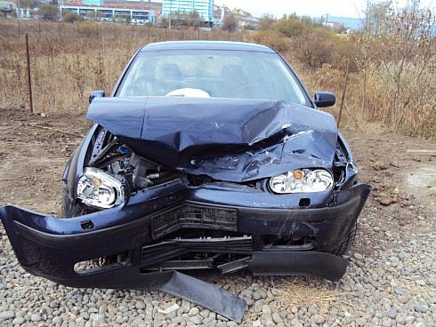 Accident in Siret Sofer ranit dupa ce a lovit un copac din cauza consumului de alcool