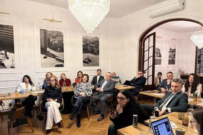 Antreprenorii romani in cautarea capitalului pentru dezvoltare Power Hub reuneste investitori si mentori intr un singur loc