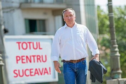 Asfalt pe strazile Prieteniei si Aurora din Burdujeni Viceprimarul Cusnir Aceste strazi au fost neglijate in ultimii 20 de ani Le vom finaliza pana la sfarsitul lunii mai si ne vom muta in Cuza 3