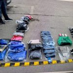 Audi incarcat cu haine si parfumuri contrafacute interceptat pe DN17 la Pojorata Marfa in valoare de 20000 de lei a fost confiscata