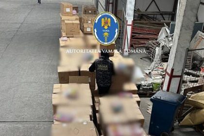 Castii pentru telefoane si jucarii contrafacute in valoare de aproximativ doua milioane de lei depistate de inspectorii vamali