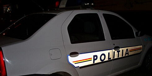 Conducea o masina inmatriculata in Regat cu permisul suspendat