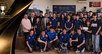 De la un laborator de liceu la Campionatul Mondial de Robotica povestea echipei Quantum Robotics participants in campania 100 de tineri pentru dezvoltarea Romaniei