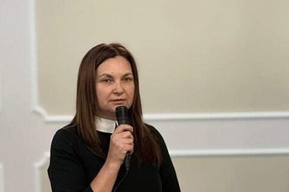 Deputata AUR din Suceava Veronica Grosu solicita premierului sa dezvaluie ce solutii are pentru stabilirea unor costuri reale ale creditelor in Romania