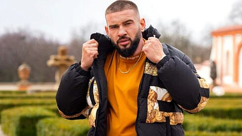 Dorian Popa a inceput sa lucreze in folosul comunitatii Cand esti prost esti prost si trebuie sa iti asumi