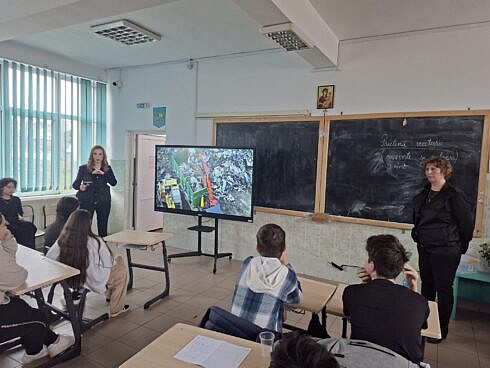 Educatie pentru mediu Comisarii Gardii de Mediu Suceava au participat la activitatile din Saptamana verde la Scoala Gimnaziala Berchisesti