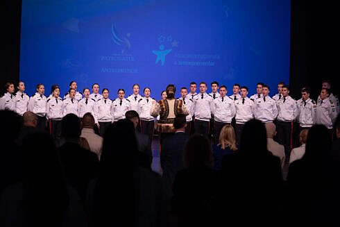 Elevii militari de la Campulung Moldovenesc au obtinut victoria in semifinala Maratonului pentru Educatie Antreprenoriala IV FOTO