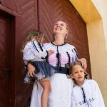 Experienta Floriilor drumeie i Viftania traditia unica din Rasinari