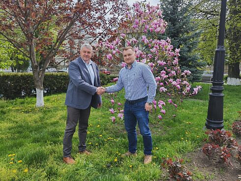 Falticeniul primestel 5 9 milioane de lei din fonduri europene pentru modernizarea a cinci parcuri Contractul pentru executia lucrarilor a fost deja semnat Primarul Coman este un proiect foarte frumos si necesar