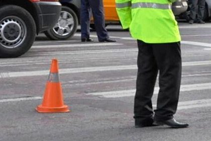 Femeie de 69 de ani lovita pe o trecere de pietoni din Gura Humorului de o autoutilitaria condusa de un barbat din Galati