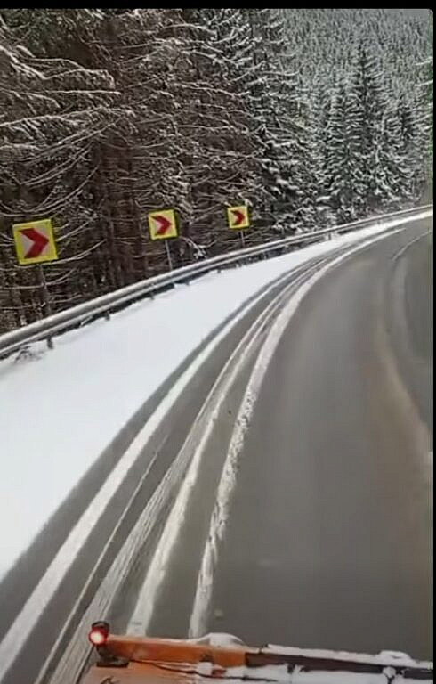 Iarna s a intoars in zona montana a judetului Suceava foto