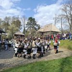 In Muzeul Satului Bucovinean a doa zi de Paste a fost animata de sunetele fanfarelor si vocile dansatorilor foto