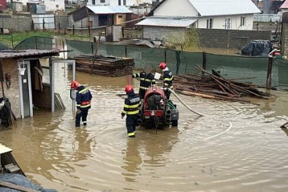 Inundatii in Mitocu Dragomirnei
