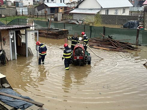 Inundatii in Mitocu Dragomirnei