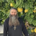 Macarie Olarean staretul Manastirii Piatra Taieturii Nu ramaneti doar cu lumina in mainile vostre ci purtati o in suflet in camin in familie si in viata de zi cu zi