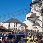 Mii de credinciosi ortodocsi au luat parte la procesiunea de Florii din Suceava FOTO