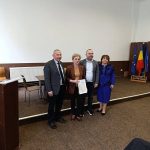 Momente pline de emotie la pensionarea directoarei Colegiului Tehnic de Industrie Alimentara Suceava si a altor doua profesoare Prof Ciprian Anton le a acordat Diplome de Excelenta