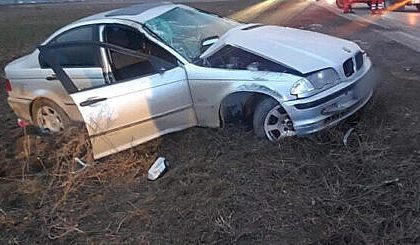 O soferita de 29 de ani aflata la volanul unui Mercedes a fost ejectata de pe drum de un sofer care a lovit o violent din spate