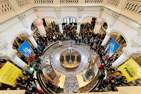 Pentru prima data in Romania Foster Partners prezinta la Iasi in colaborare cu IULIUS expozitia Future Proof 60 de ani de arhitectura