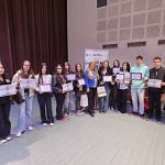Performanta remarcabila a elevilor din Suceava la Olimpiada Nationala de Limbi Romanice 10 din cei 14 membri ai lotului au fost recompensati cu premii si mentiuni foto