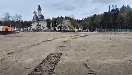 Primaria Suceava a creat o parcare temporara pe locul fostelor garaje din zona Cartodrom In curand acest spatiu va fi modernizat si va include locuri de parcare zone verzi si spatii de relaxare pentru comunitate