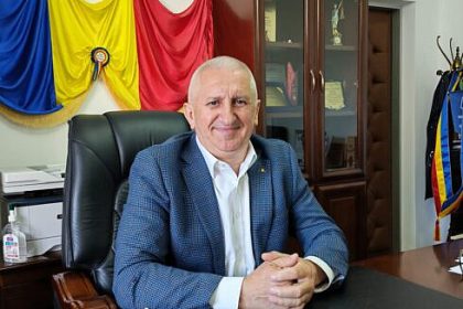 Primaria Vicovu de Sus a demarat cu intensitate lucrarile la proiectele de dezvoltare ale orasului Vasile Iliut Vicovu de Sus va deveni unul dintre cele mai frumoase orase din Bucovina