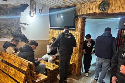 Raza de amploare in localitatile de frontiera din zona poliiilor Vicovu de Sus Radauti Siret S au aplicat 48 de amenzi iar 5 persoane au primit avertismente verbale pentru incalcarea normelor de conduita