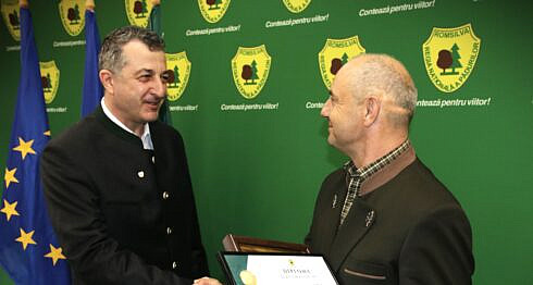 Romsilva a distins padurarul care a salvat cele doua minore in judetul Mures