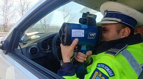 Sanciuni de peste 155000 de lei impuse de poliistii rutieri din Suceava in urma unor aciuni pentru sporirea sigurantei in trafic