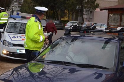 Un barbat care conducea un Audi Q7 fara permis i a oferit fiului sau minor pasager in masina o lectie despre incalcarea legii