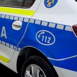 Un tanar din Fundu Moldovei a provocat o scandal dupa a doua zi de Paste A condus beat si fara permis masina cu numere false a unui prieten a tamponat un alt vehicul la Vatra Dornei dupa care a abandonat masina si a fugit