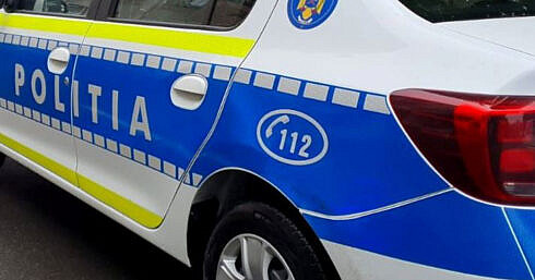 Un tanar din Fundu Moldovei a provocat o scandal dupa a doua zi de Paste A condus beat si fara permis masina cu numere false a unui prieten a tamponat un alt vehicul la Vatra Dornei dupa care a abandonat masina si a fugit