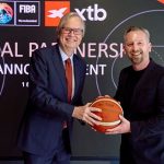XTB se integreaza in universul FIBA si aduce investitiile mai aproape de pasionatii de baschet Aplicatia de investitii sustine Cupelele Mondiale FIBA 2026 2027 si ofera beneficii exclusive pentru comunitatea XTB