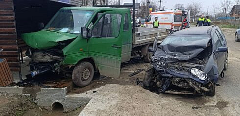 accident grav in satul basarabi comuna preutesti cu doua persoane ranite foto