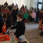cadouri de paste pentru copiii din centrele de servicii sociale din falticeni si gura humorului in cadrul actiunii sarbatoarea invierii domnului isus hristos aduce mangaiere