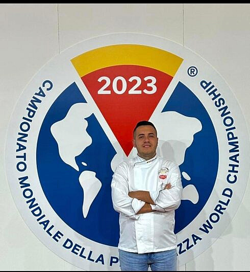 campionul mondial la pizza dr chef costin cristian soseste la veresti pentru a sprijini reintegrarea sociala a unor persoane eliberate din penitenciar