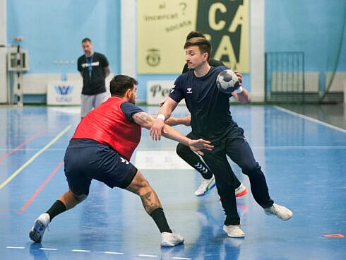 handbal masculin liga zimbrilor csu suceava se confrunta cu campioana romaniei dinamo bucuresti