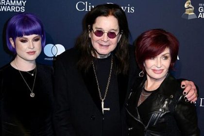 la ce pret este scoasa la vanzare casa lui Ozzy Osbourne sotia artistului a pus proprietatea pe piata la 8 luni dupa decesul sau