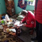 sprijin umanitar acordat de crucea rosie familiilor sarace din diverse localitati din judetul suceava foto